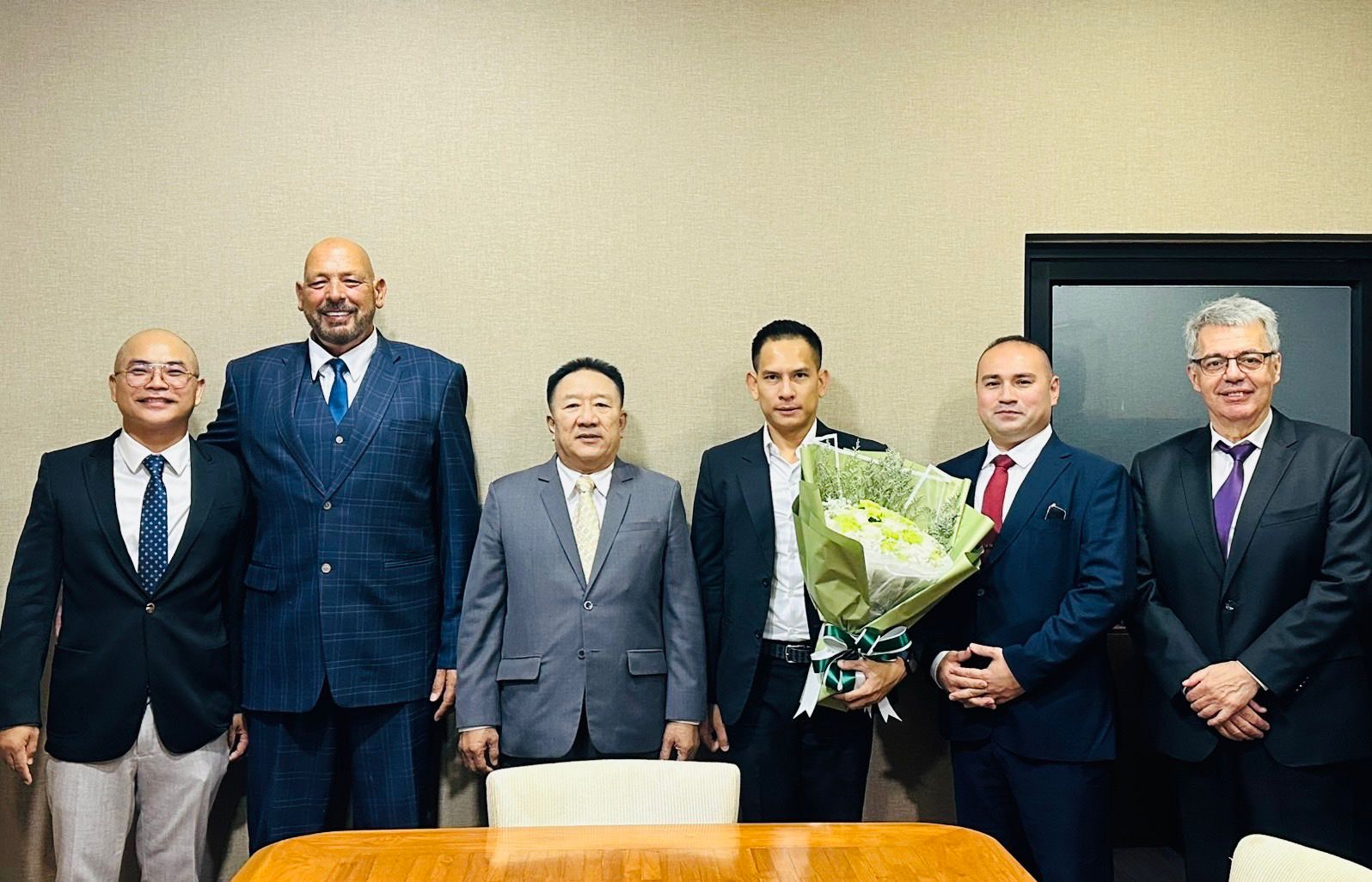 Zirbes bring Thailand Marine 3000 Vessels